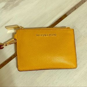🔥SALE🔥 MK MUSTARD CARD HOLDER WRISTLET